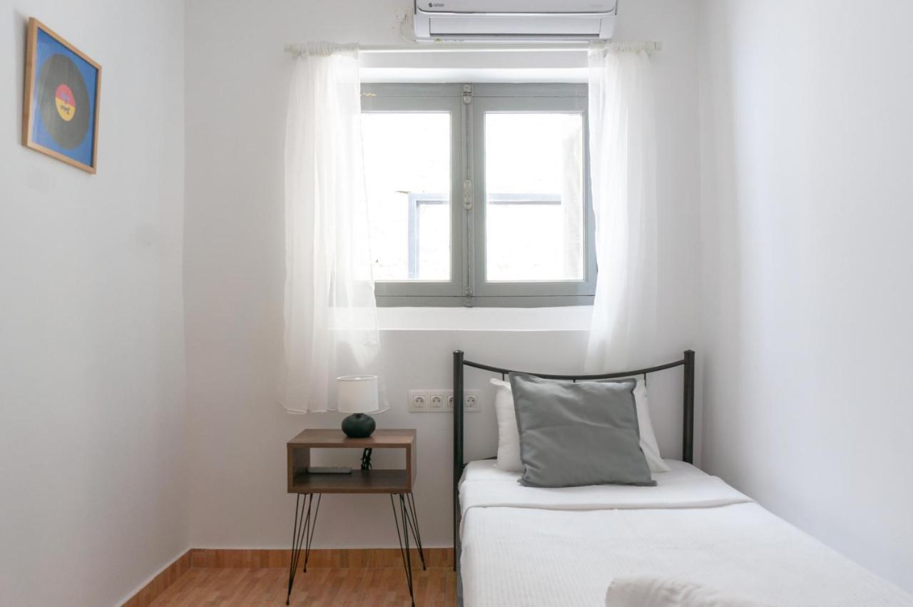 Dioskouros Hostel *