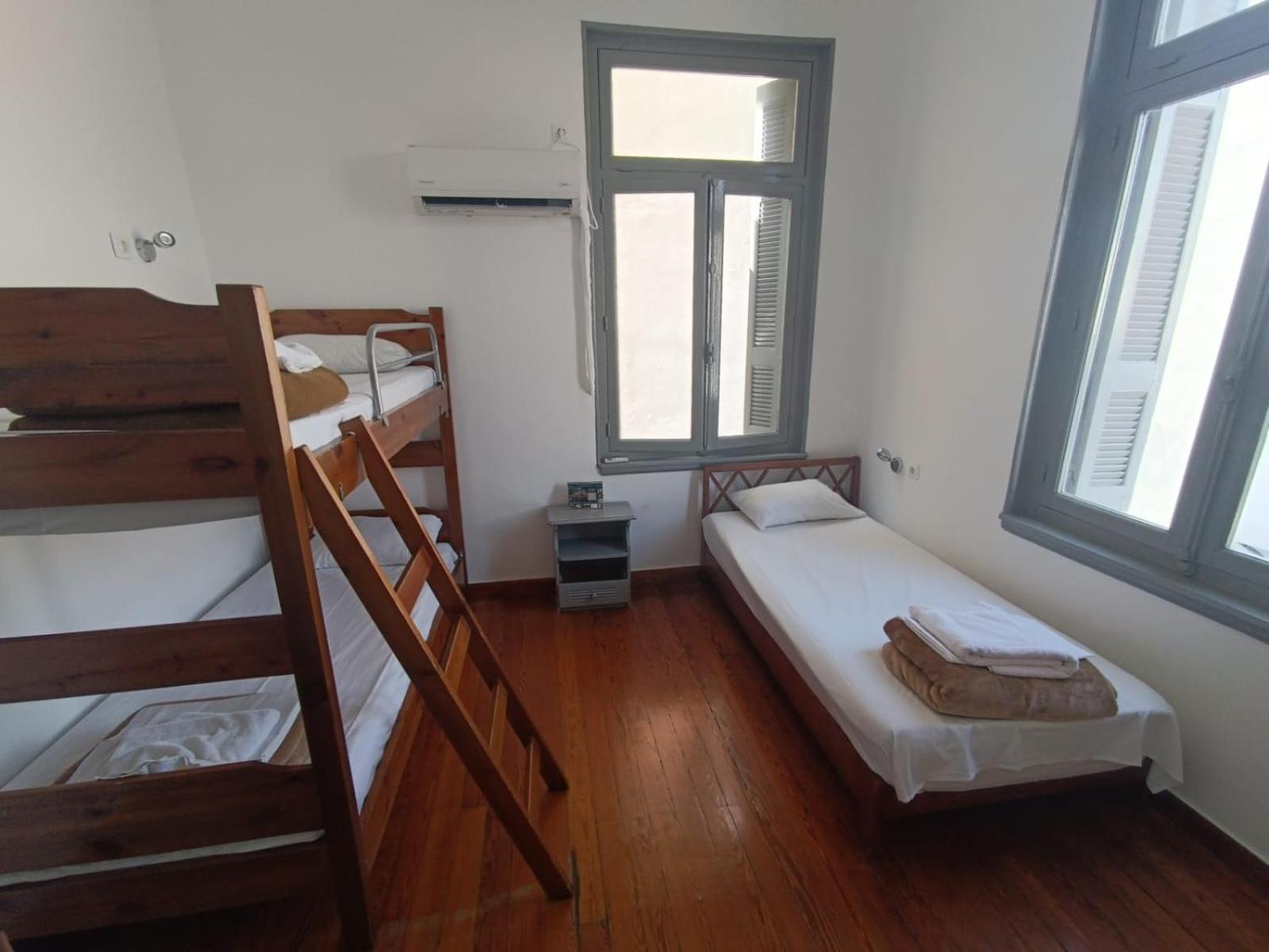 Hostel Dioskouros *
