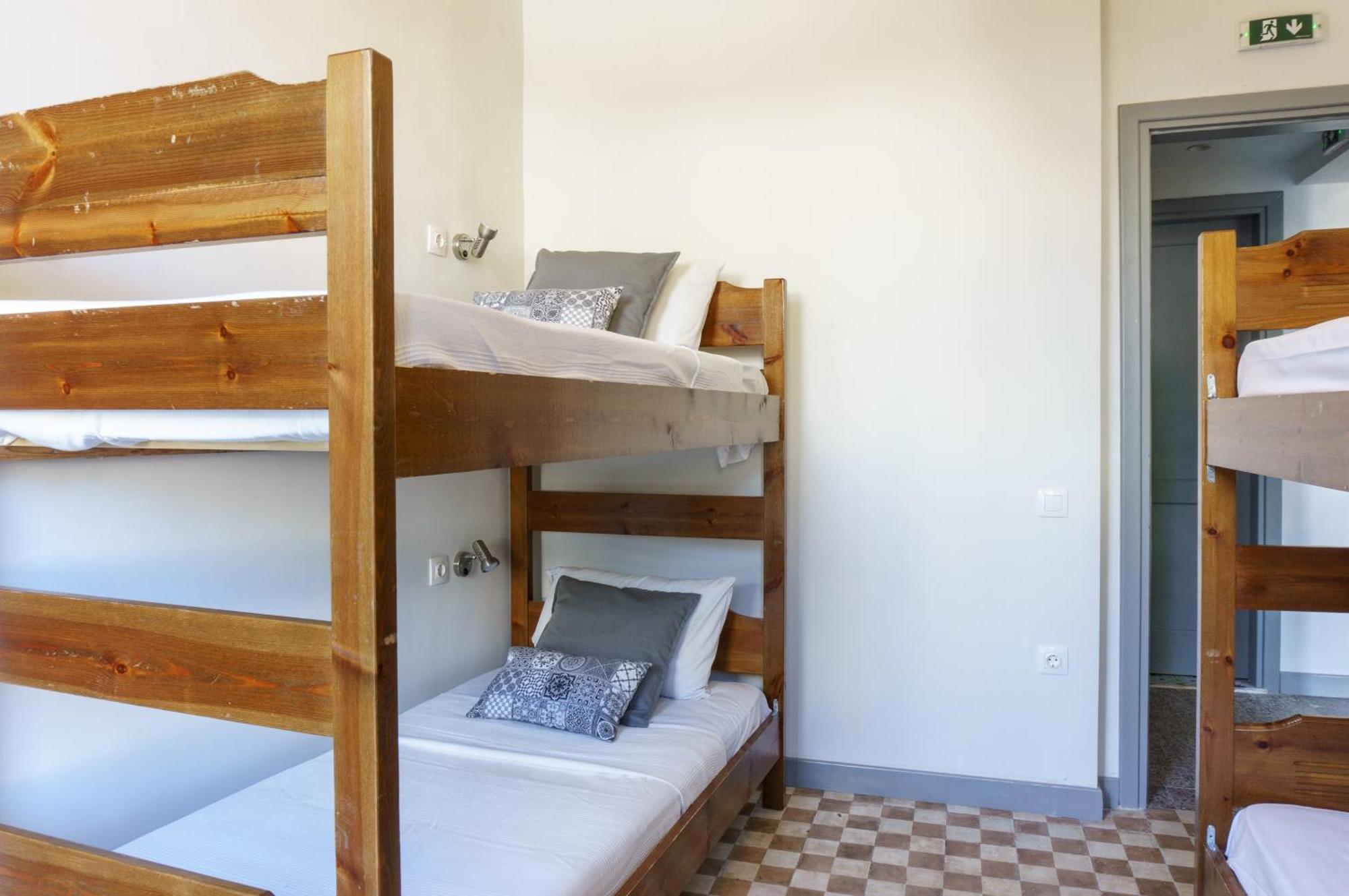 Hostel Dioskouros *