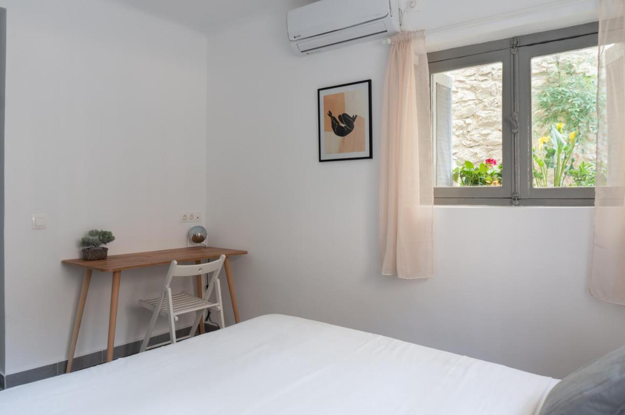 Hostel Dioskouros *